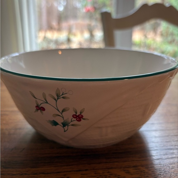 Pfaltzgraff Winterberry bowl - Picture 3 of 10